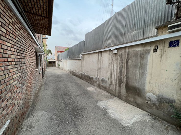 محدودیت فیزیکی مقابل منزل یکی از سران فتنه برداشته شد محدودیت فیزیکی مقابل منزل یکی از سران فتنه برداشته شد