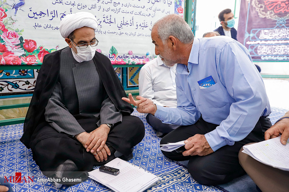 رئیس سازمان قضایی نیرو‌های مسلح به مشکلات حقوقی و قضایی مراجعه کنندگان به مسجد شهید محلاتی رسیدگی کرد/ حجت الاسلام و المسلمین پورخاقان: حجم کم پرونده‌ها نشانه سلامت قضایی نیرو‌های مسلح است